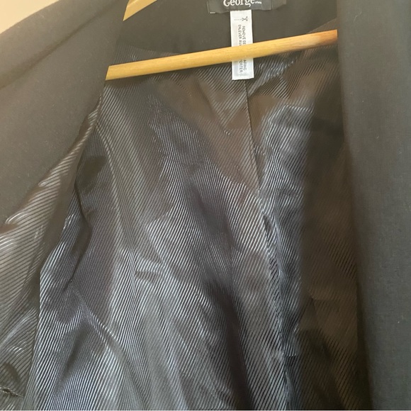 George. Black blazer. Size 8. - Picture 4 of 7